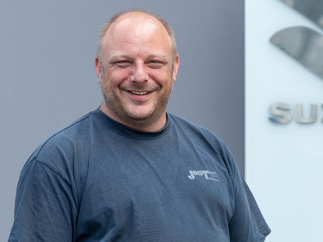 Bruno Schmid, Automonteur und Betriebsleiter des Pneucenters Pieterlen